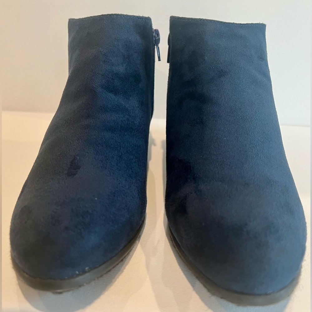 Refresh Suede Navy Ankle Booties Heel Zip Size 8.5 Women’s - Picture 2 of 11